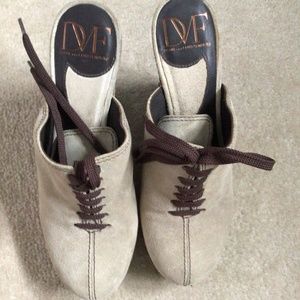 Diane von Fürstenberg wedges 7 M black oiled nat calf suede with black laces